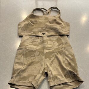 Under Armour project Rock Beige Camo Activewear Set